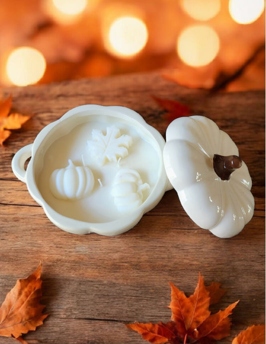 Pumpkin Candle with Lid ~ 18 0z Ambered White Pumpkin